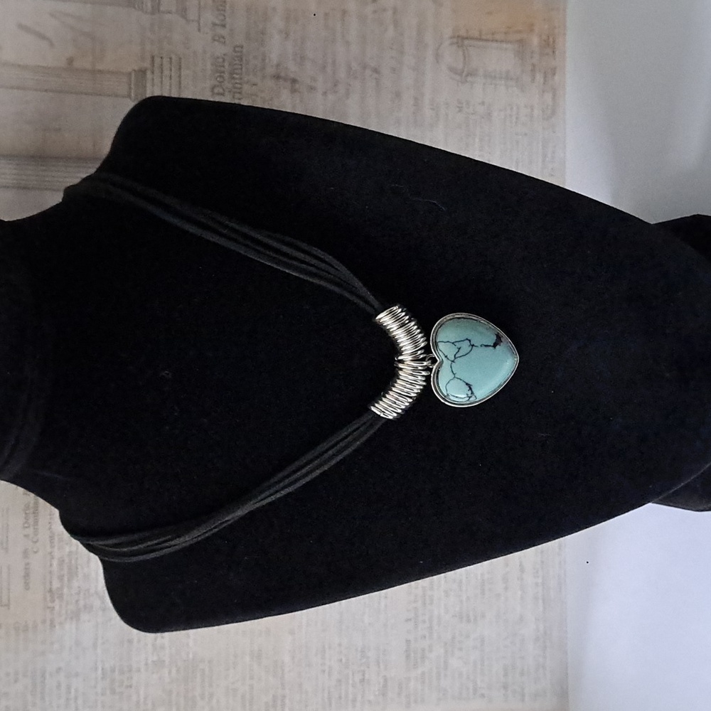 Forever 21 Turquiose Heart Pendant Necklace
